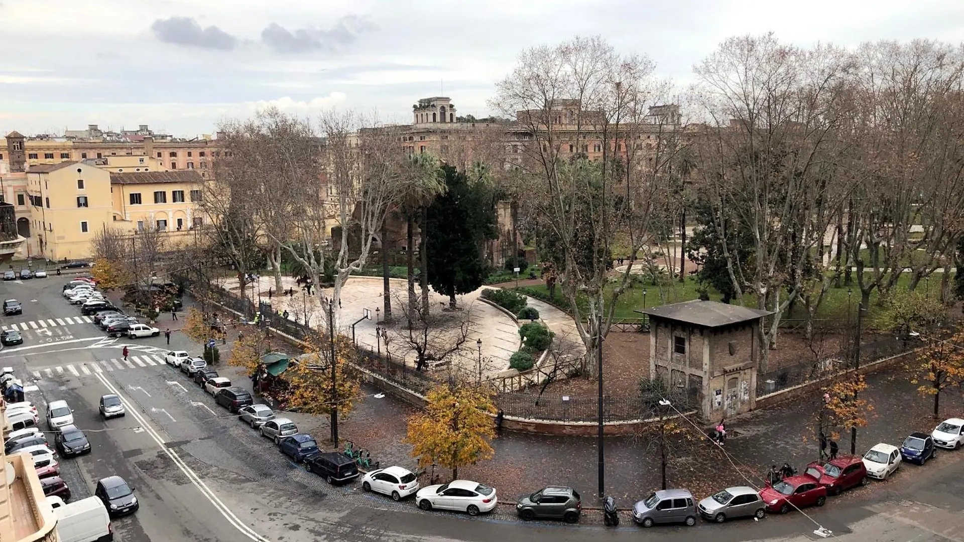 Large Apartment In Rome City Center